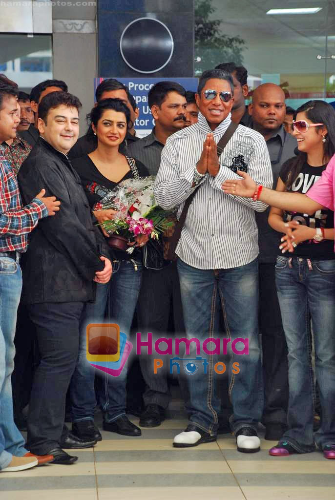 Jermaine Jackson arrives in Mumbai to record with Adnan Sami on 2nd Oct 2009 