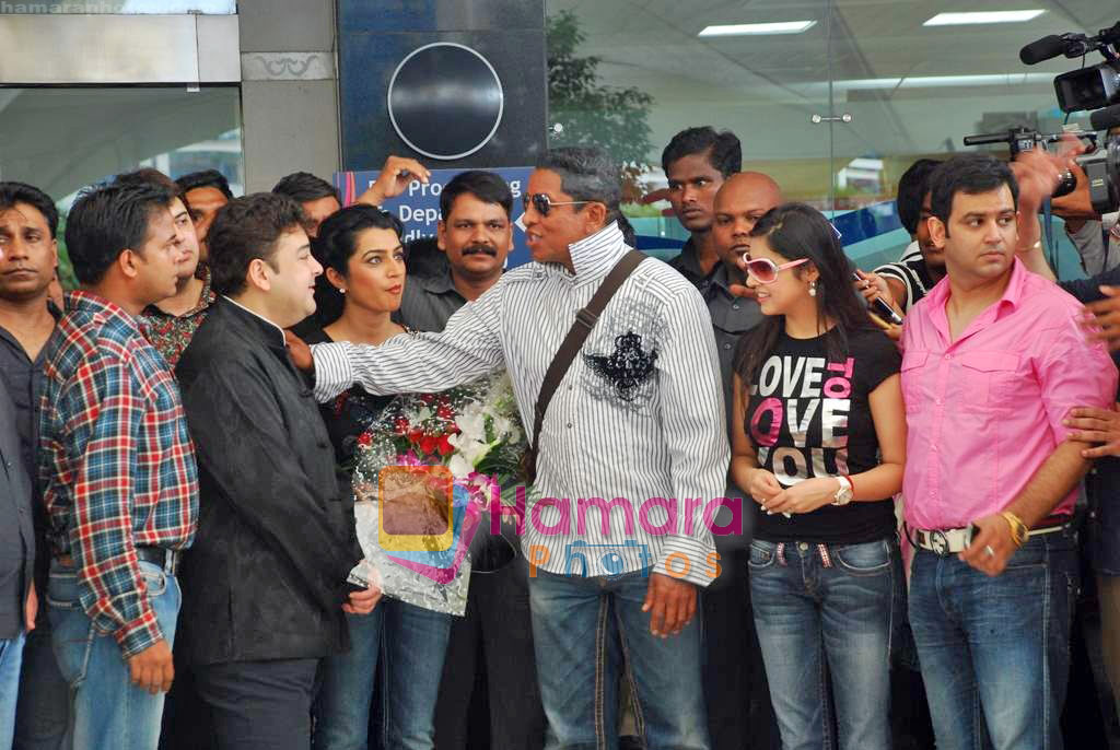 Jermaine Jackson arrives in Mumbai to record with Adnan Sami on 2nd Oct 2009