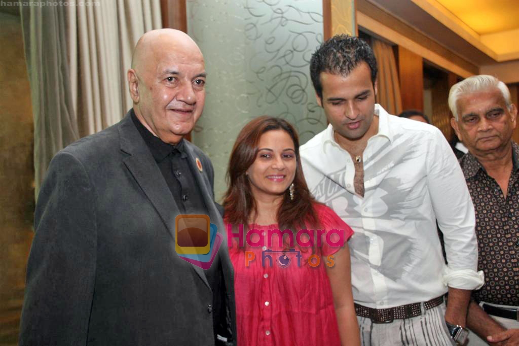 Prem Chopra, Rohit Roy at the Foundation for amity and national solidarity in mumbai on 3rd Oct 2009 