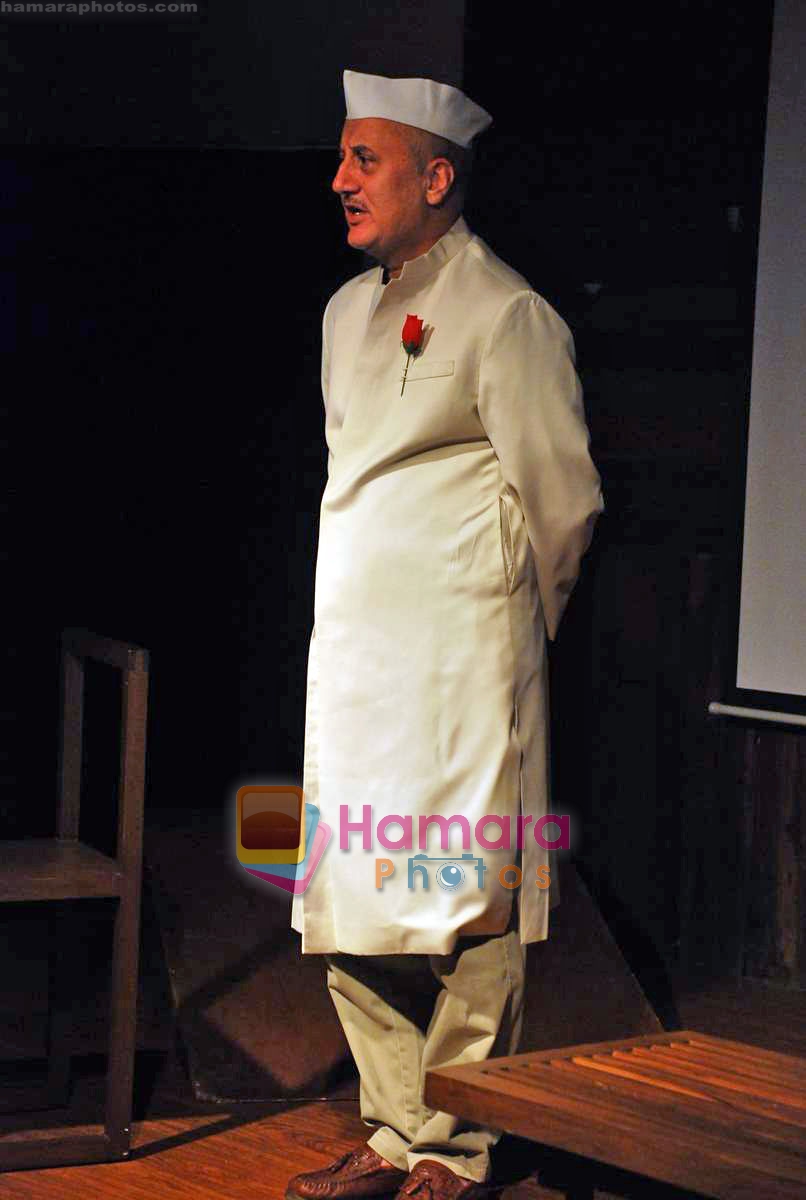 Anupam Kher at Anupam Kher's one act play in Santacruz on 4th Oct 2009 