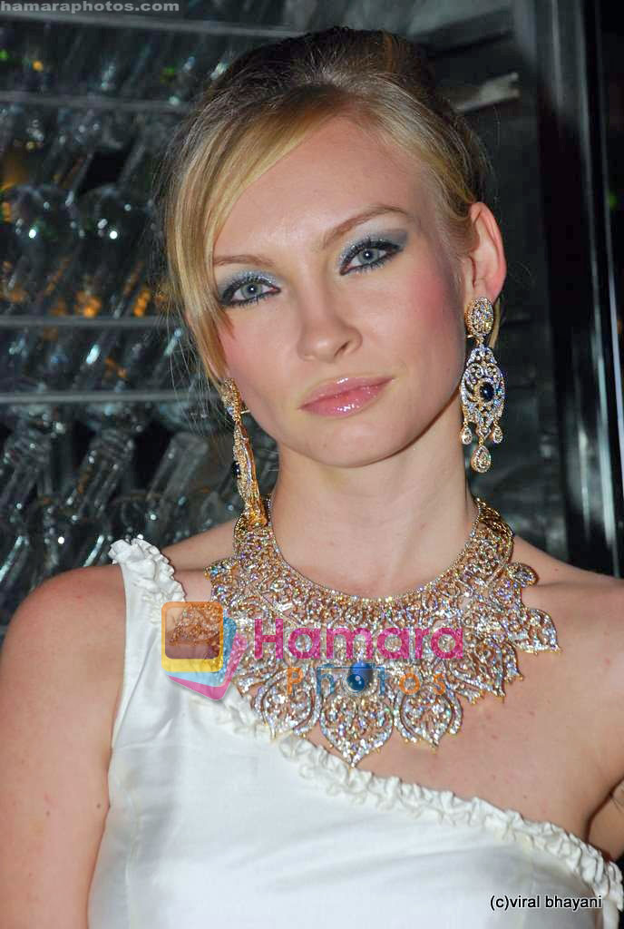 at Satyani jewels showcase in Four Seasons on 4th Oct 2009 