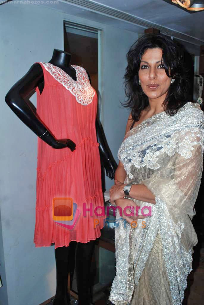 Pooja Bedi at Neeta Lulla's Store in Mumbai on 5th Oct 2009 