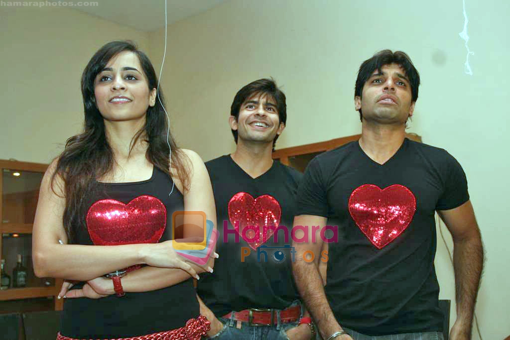 Tina, Hussain, Shakti at Candian show Hearthrobs press meet in Marimba Lounge on 5th Oct 2009 