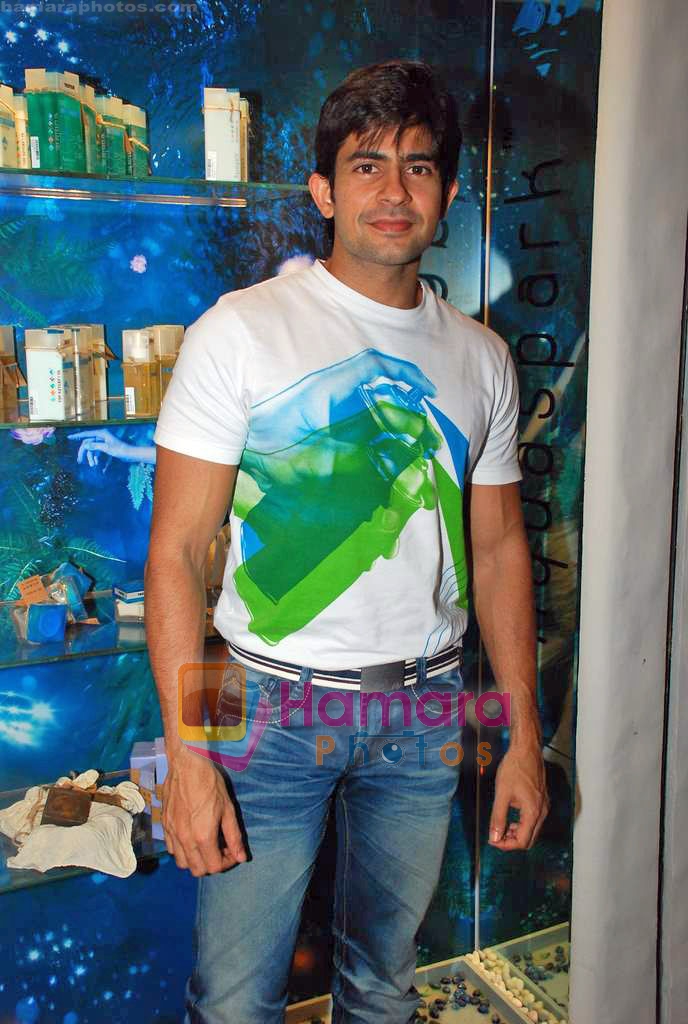 Hussain Kuwajerwala at Nature's Co launch in Phoenix Mill on 6th Oct 2009 