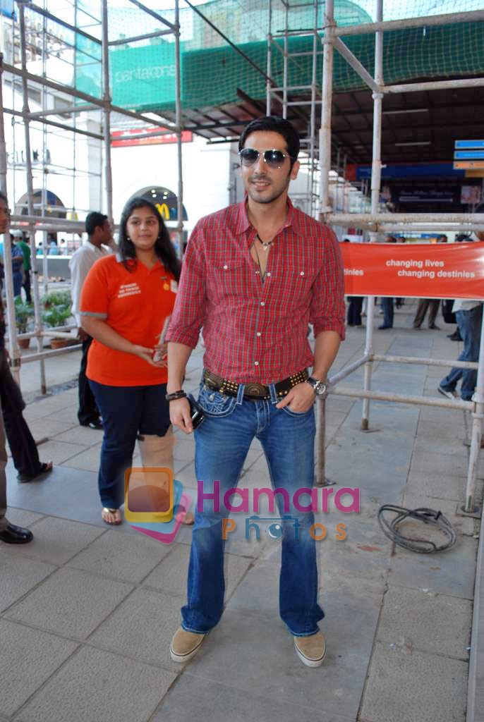 Zayed Khan at the launch of Light of Light NGO in Phoenix Mall on 10th Oct 2009