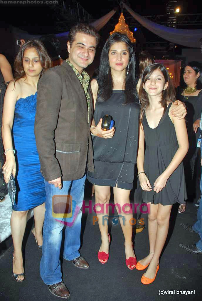 Sanjay Kapoor at HDIL Day 1 on 12th Oct 2009 