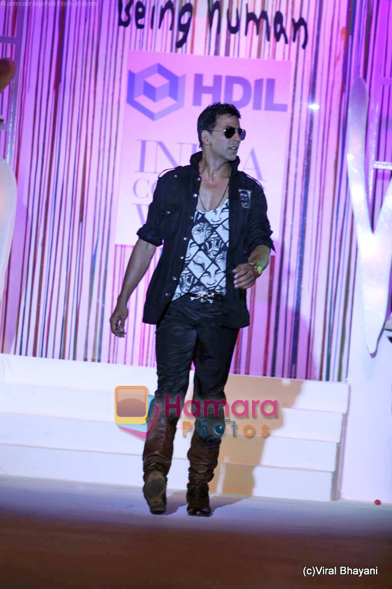 Akshay Kumar at Being Human Show in HDIL Day 2 on 13th Oct 2009 