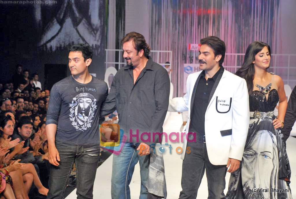 Aamir Khan, Sanjay Dutt, Arbaaz Khan at Being Human Show in HDIL Day 2 on 13th Oct 2009 