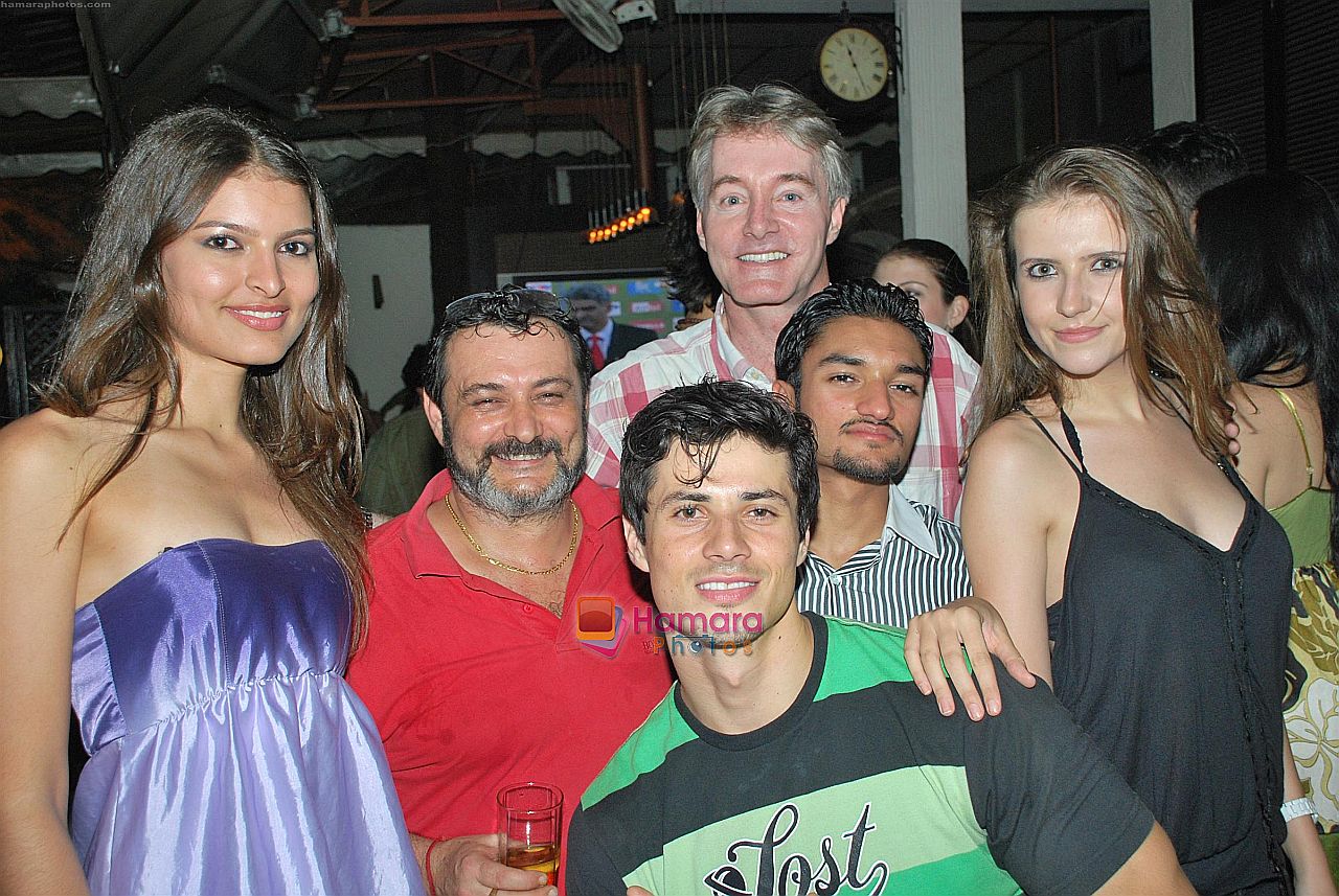 CHEF MAX MORALTI WITH BRAZILIAN MODELS at Brazilian Night in Penne Restaurant on 14th Oct 2009