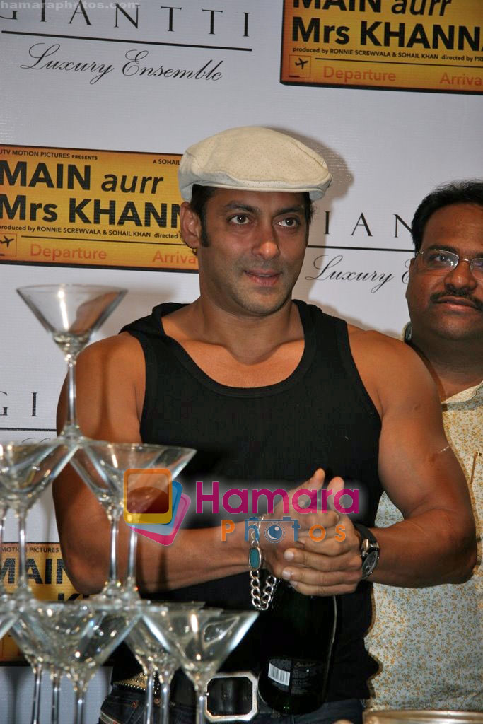 Salman Khan promote Main Aur Mrs Khanna in Atria Mall, Mumbai on 16th Oct 2009 