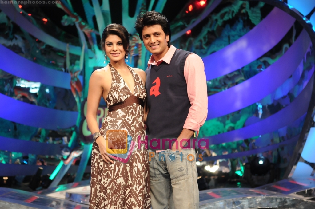 Jacquline fernandis and ritesh deshmukh on Comedy Circus 3 on 20th Oct 2009