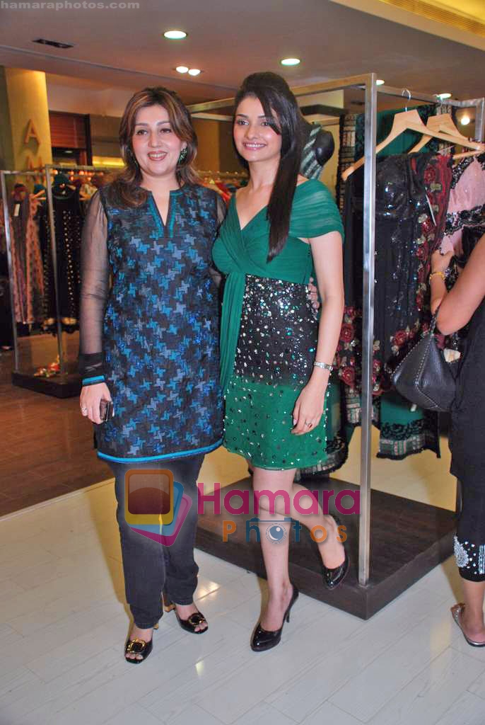 Prachi Desai at Amara store to promote designers Archana Kocchar, Meera Mahadevia and Neyomi Khaitan in Amara on 22nd Oct 2009 