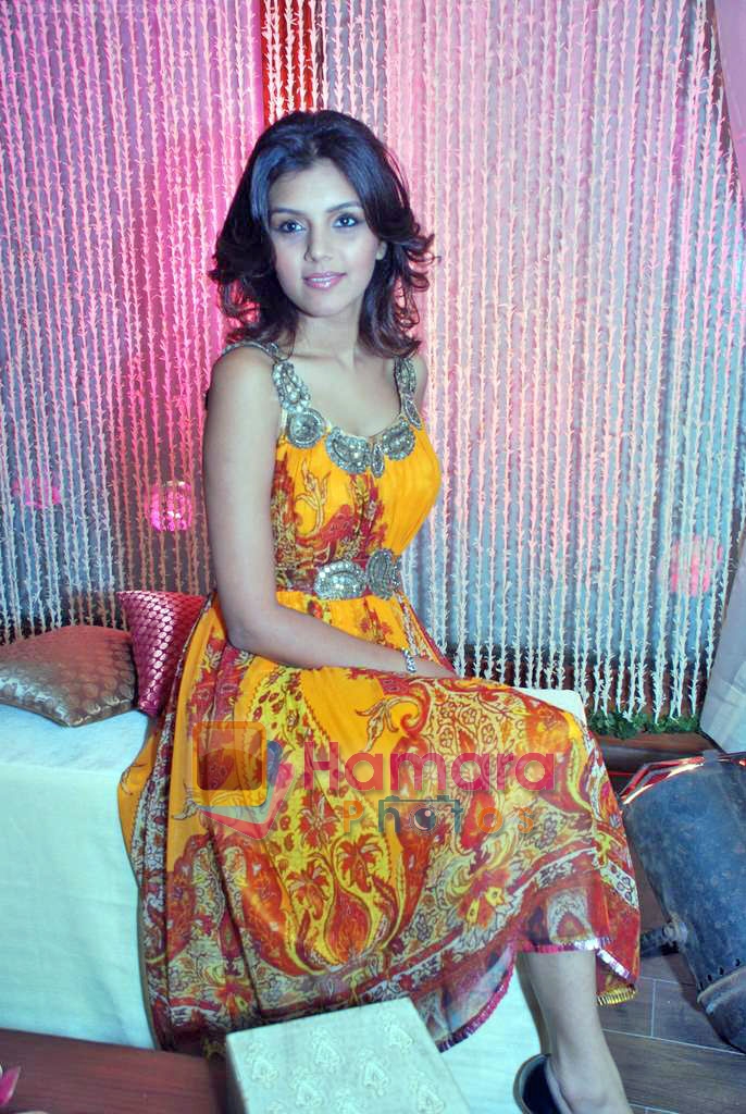 at Amara store to promote designers Archana Kocchar, Meera Mahadevia and Neyomi Khaitan in Amara on 22nd Oct 2009 