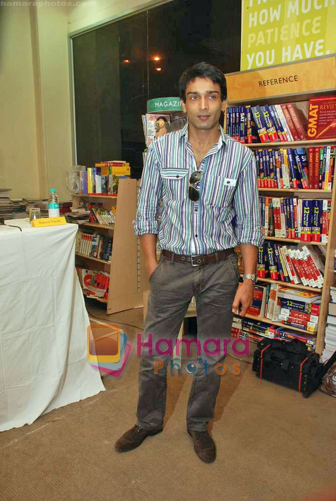 Bunty Garewal at Priya Kumar's book launch I Am another YOU in Mumbai on 23rd Oct 2009 