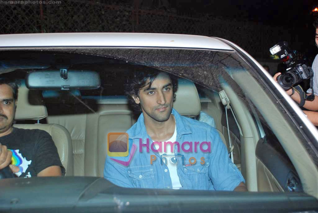Kunal Kapoor at Hrithik's mom Pinky Roshan's bash in Juhu Residence on 25th Oct 2009 