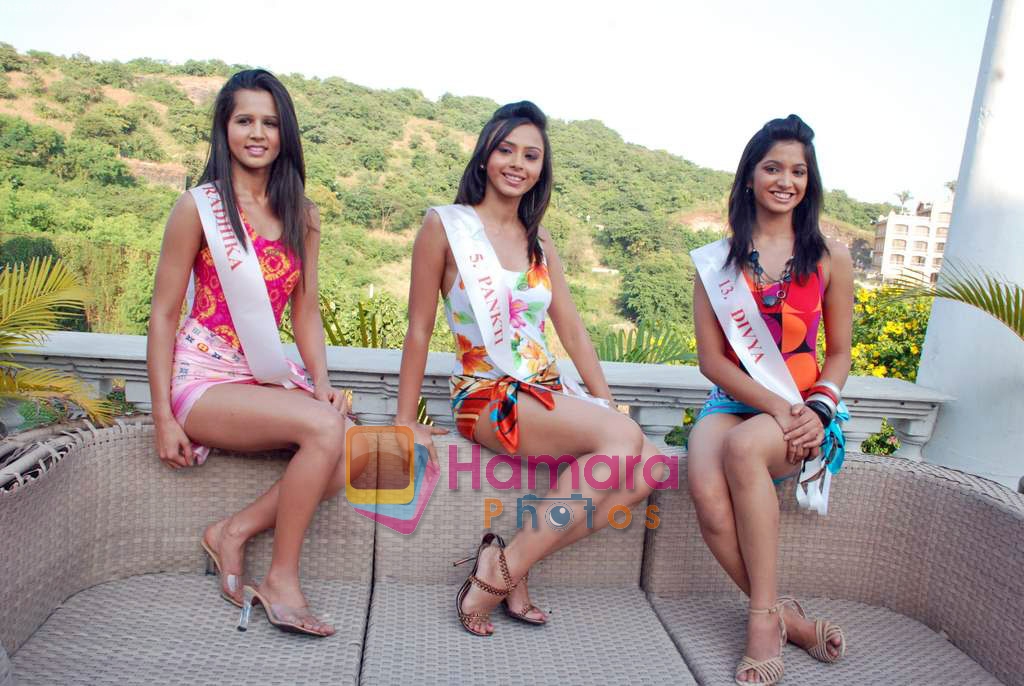Contestants at Fair One Miss Mumbai swimsuit round in Royal Palm, Mumbai on 27th Oct 2009 