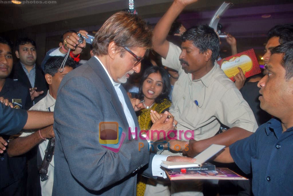Amitabh Bachchan met the Aladin-Godrej Contest winners at a gala event held in mumbai on 28th Oct 2009 