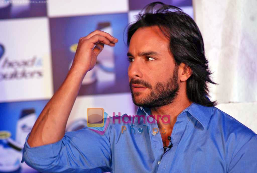 Saif Ali Khan at the launch of New Head N Shoulders Scalp Massage Cream in Mumbai on 29th Oct 2009 