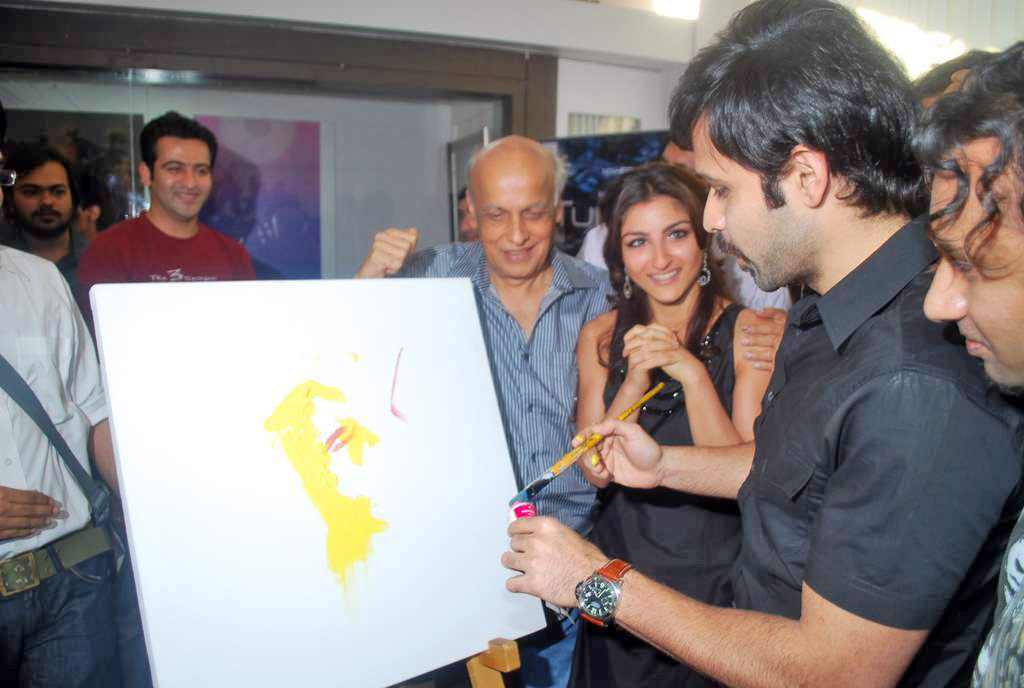 Mahesh Bhatt, Emraan Hashmi, Soha Ali Khan at Tum Mile 3-d painting launch on 29th Oct 2009 