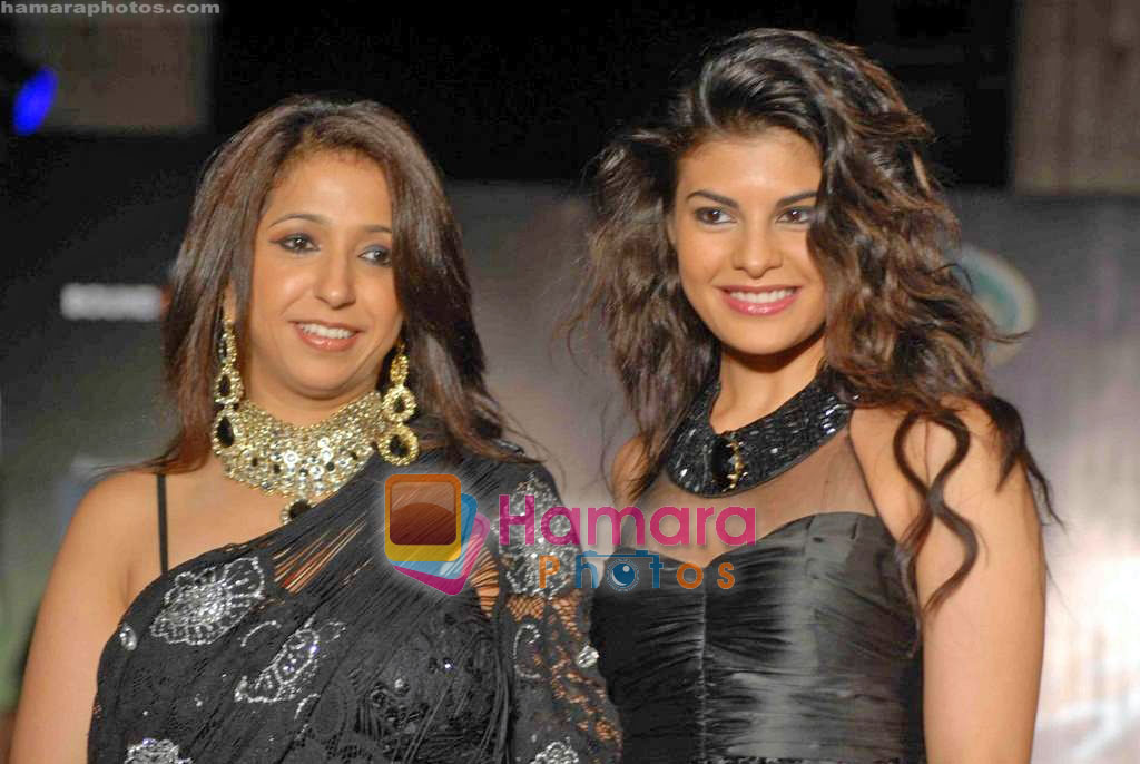 krishika lulla with Jacqueline Fernandes walk the ramp for fashion show of Alladin on 29th Oct 2009
