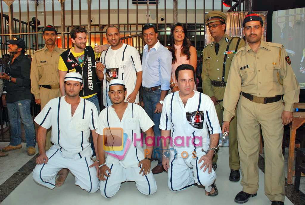Mugdha Godse, Neil Mukesh, Madhur Bhandarkar at Jail promotional event in Oberoi Mall on 31st Oct 2009 