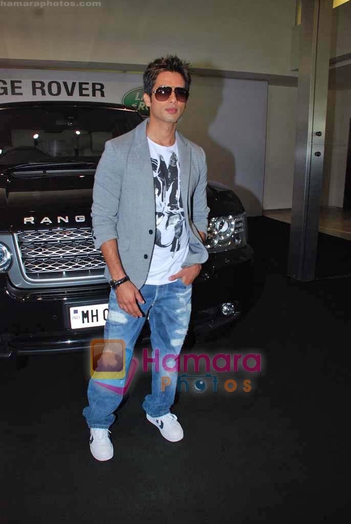 Shahid Kapoor at Range Rover Event in Jaguar Land Rover Showroom in Mumbai on 2nd November 2009 