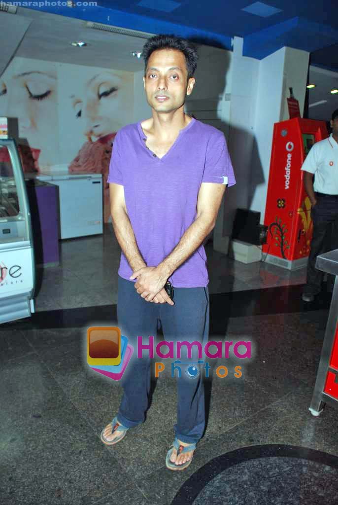 Sujoy Ghosh at Fame Adlabs for Pink Ribbon kids show from NGO in Fame, Andheri on 4th Nov 2009 