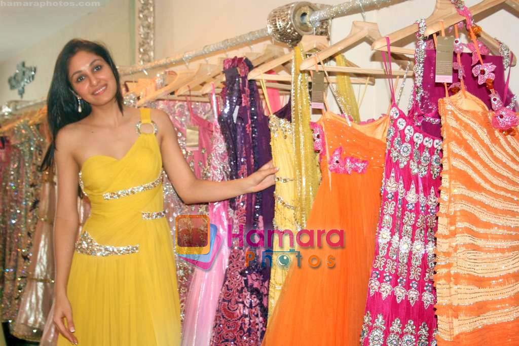 Pooja Chopra at Archana Kocchar's store in Juhu on 4th Nov 2009 