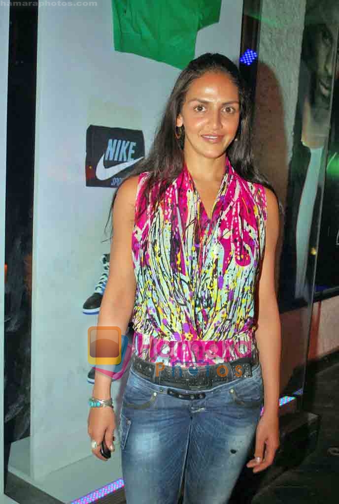 Esha Deol at Nike Sportswear Launch in Vie Lounge, Mumbai on 6th Nov 2009 