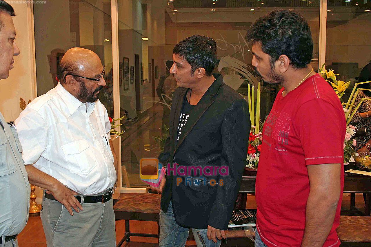 Sukhwinder Singh at Neena Singh art show in Nehru Centre, Mumbai on 6th Nov 2009 