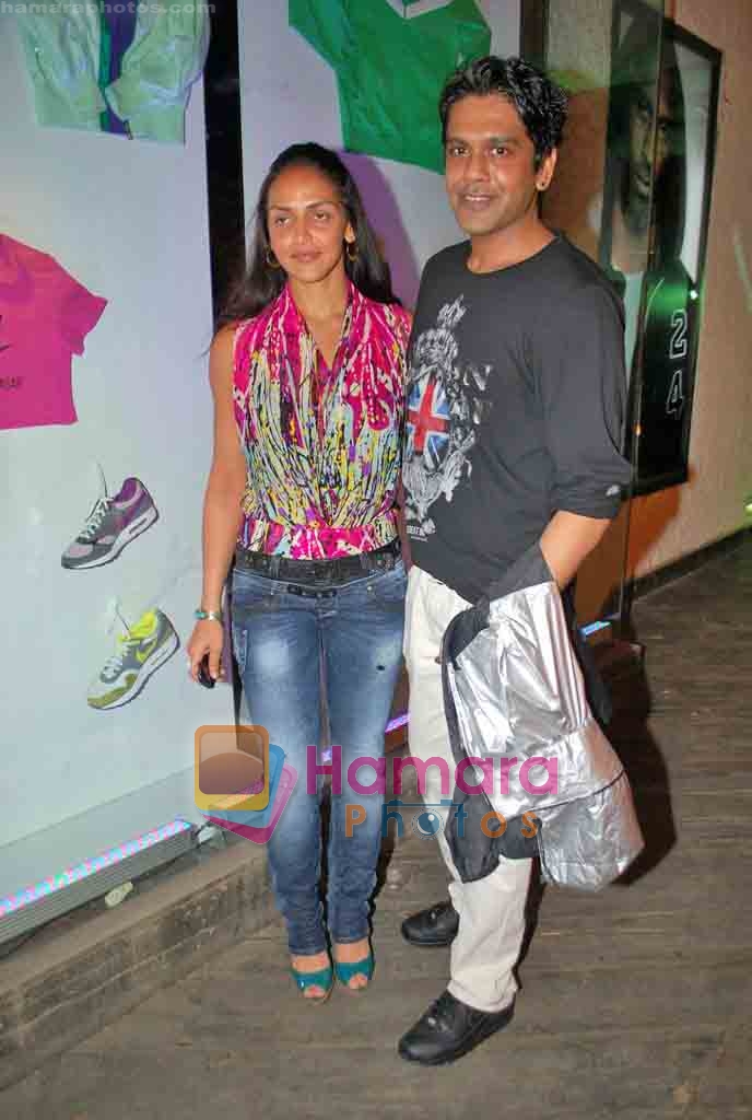 Esha Deol, Rocky S at Nike Sportswear Launch in Vie Lounge, Mumbai on 6th Nov 2009 
