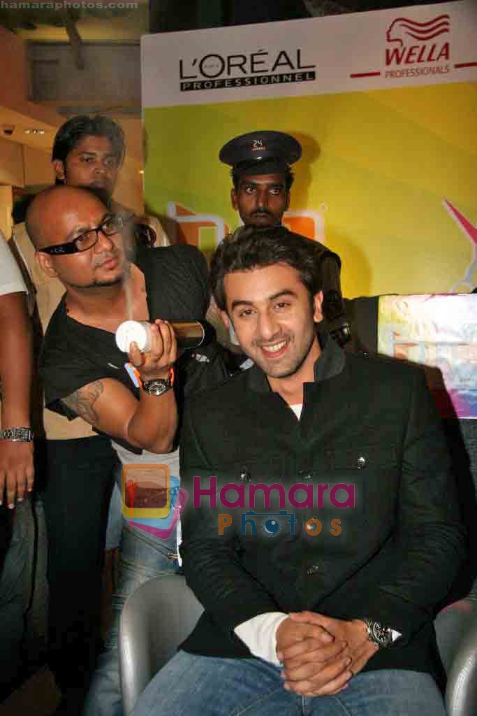 Ranbir Kapoor at Cut-a-thon hair cut event all day in Oberoi Mall on 8th Nov 2009 