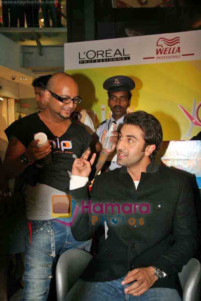 Ranbir Kapoor at Cut-a-thon hair cut event all day in Oberoi Mall on 8th Nov 2009 
