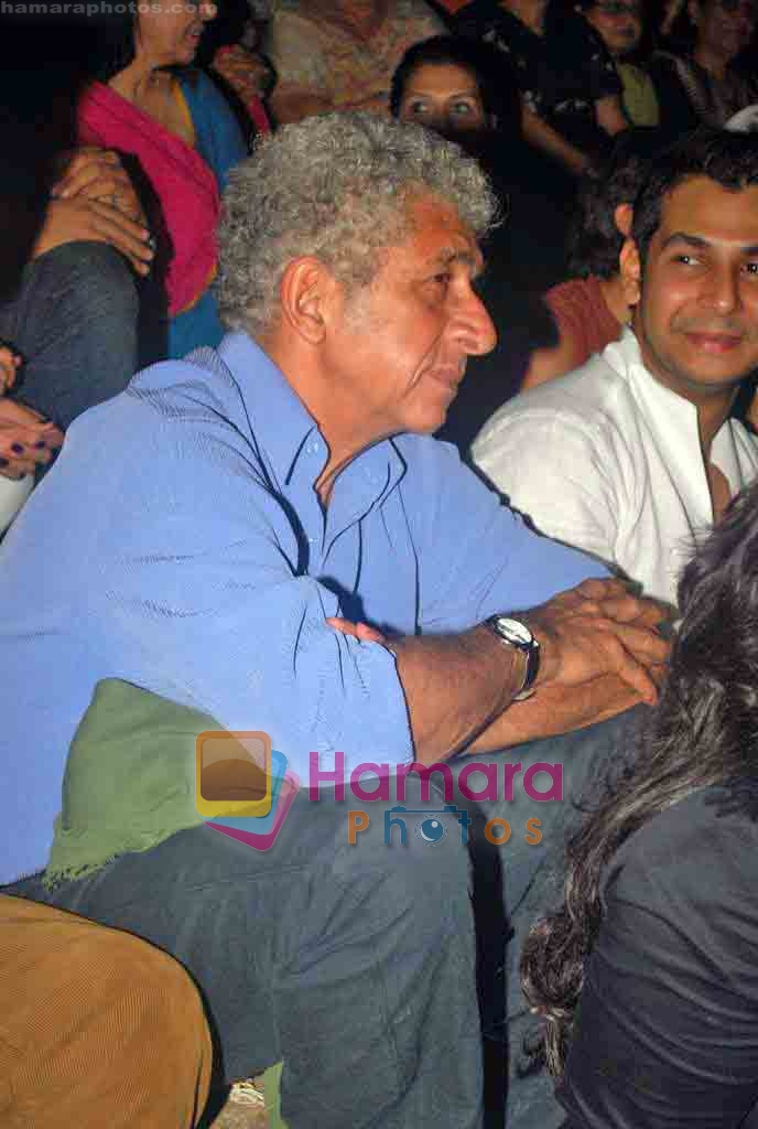 Naseeruddin Shah at Rekha Bharadwaj's concert in Band Stand on 10th Nov 2009 