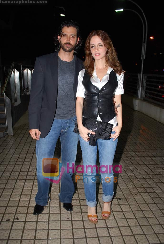 Hrithik Roshan, Suzanne Roshan at the special screening of film Aao Wish Karein in PVR Juhu on 11th Nov 2009 