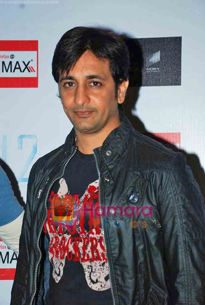 Rajiv Paul at 2012 premiere in Cinemax on 11th Nov 2009 