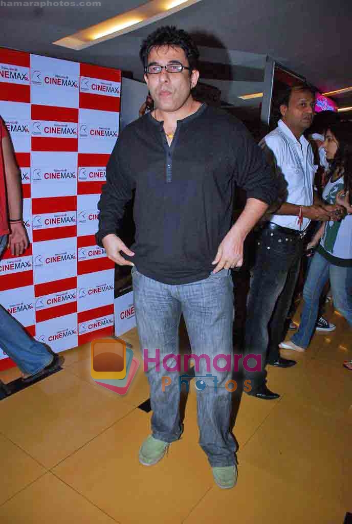 Deepak Tijori at 2012 premiere in Cinemax on 11th Nov 2009 