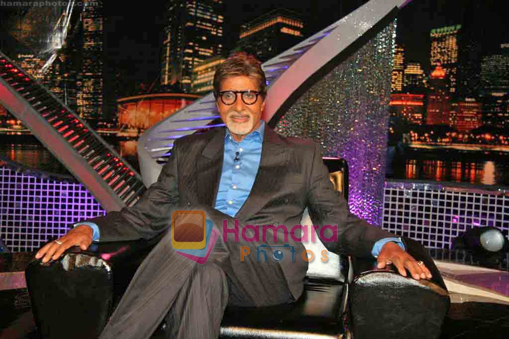 Amitabh Bachchan on the sets of Big Boss 3 in Lonavala on 13th Nov 2009 