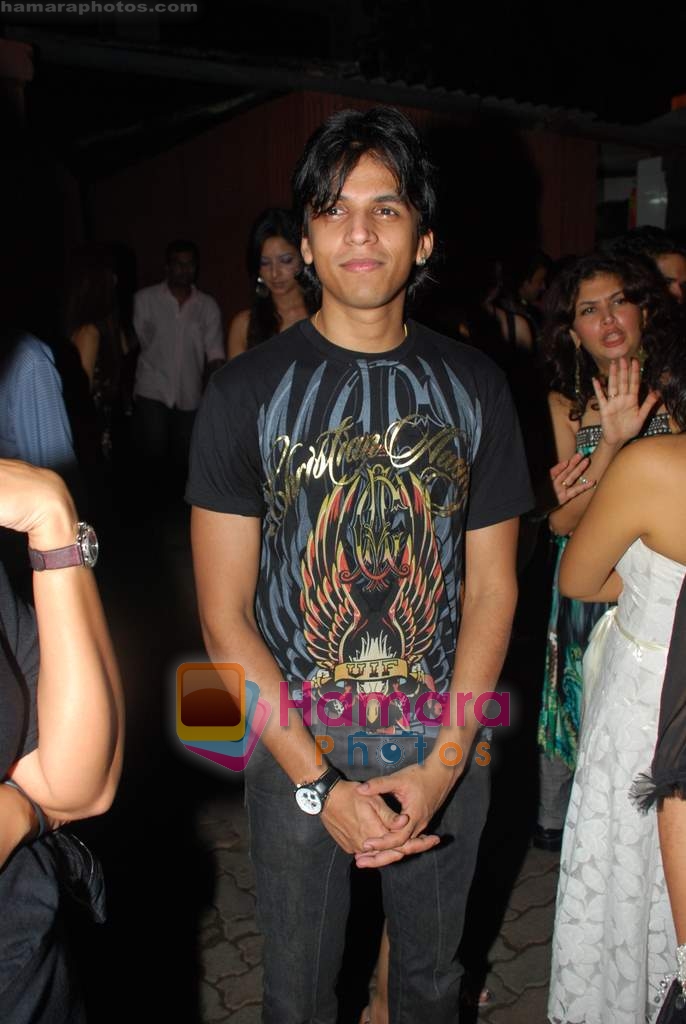 Abhijeet Sawant at Dabang pre film bash in Aurus on 13th  Nov 2009 