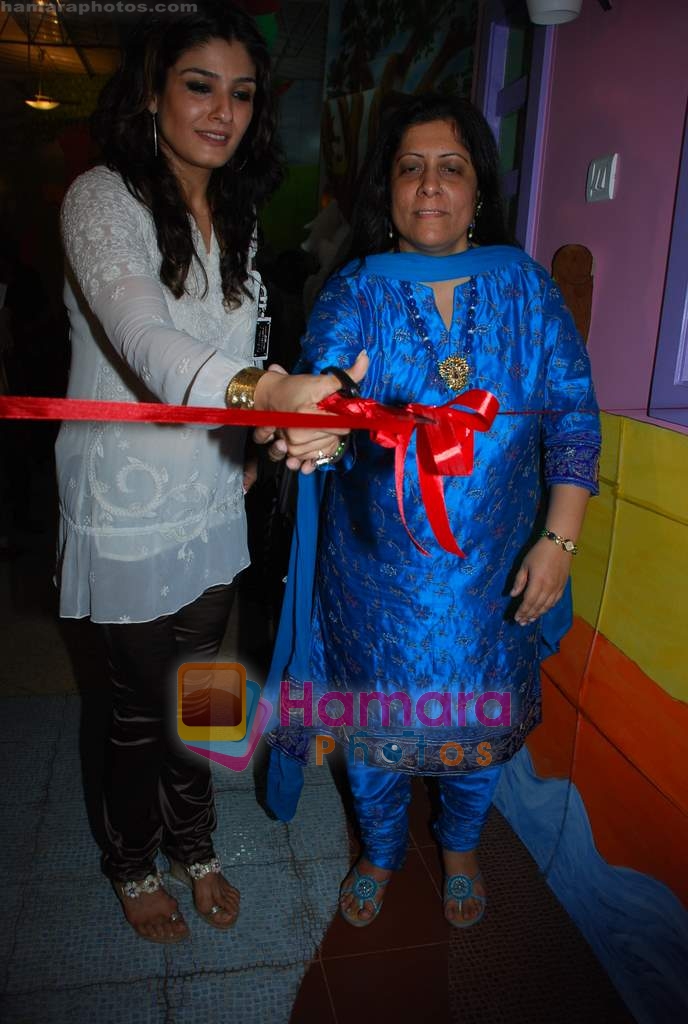 Raveena Tandon at the Launch of kids book by Podar Institute in Podar Centre, Parel on 14th Nov 2009 
