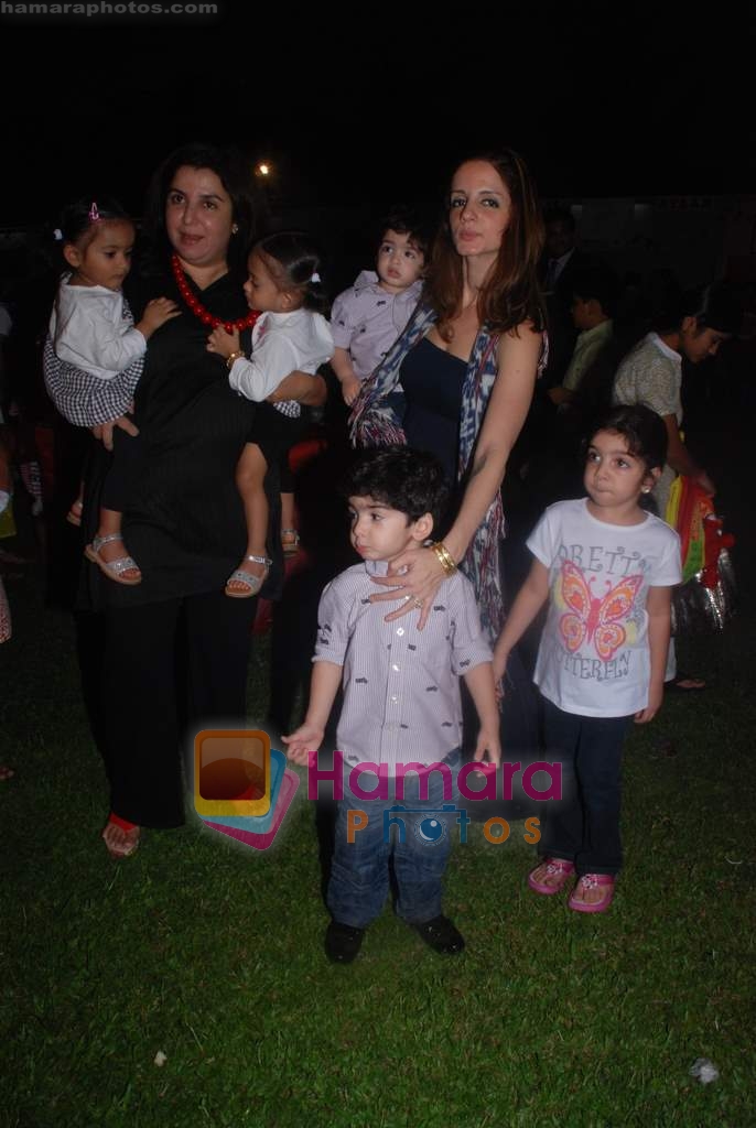 Suzanne Roshan, Farah Khan at Children's day celebrations in The Club on 14th Nov 2009 