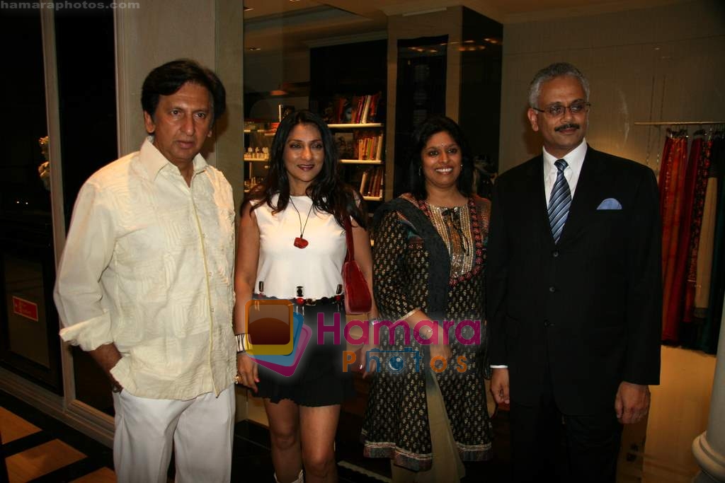 Kailash and Aarti Surendranath at Taj Land's End bash in Bandra on 15th Nov 2009 