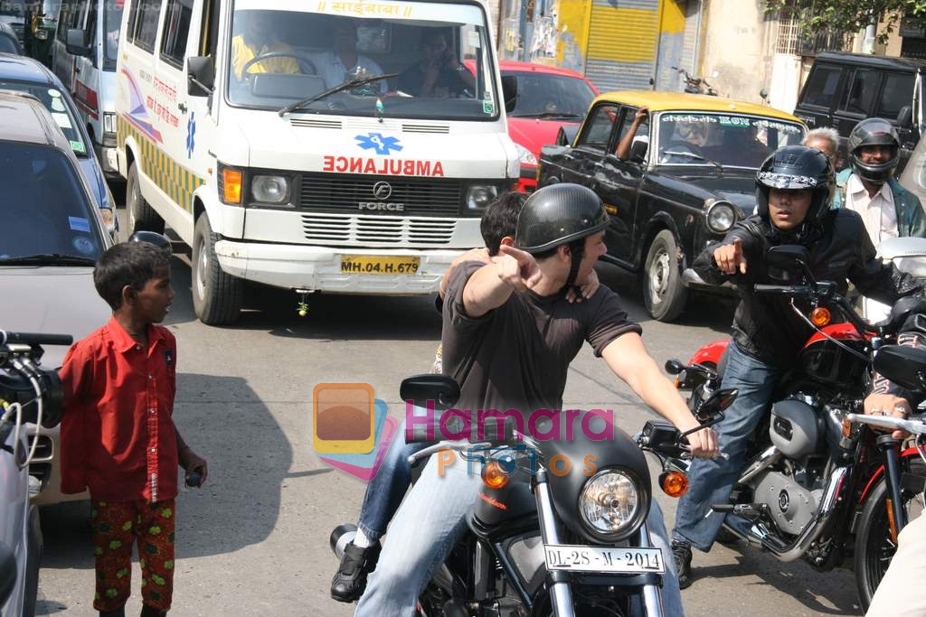 Sohail Khan with his son at Harley Davidson rally from VT to Bandra on 15th Nov 2009 
