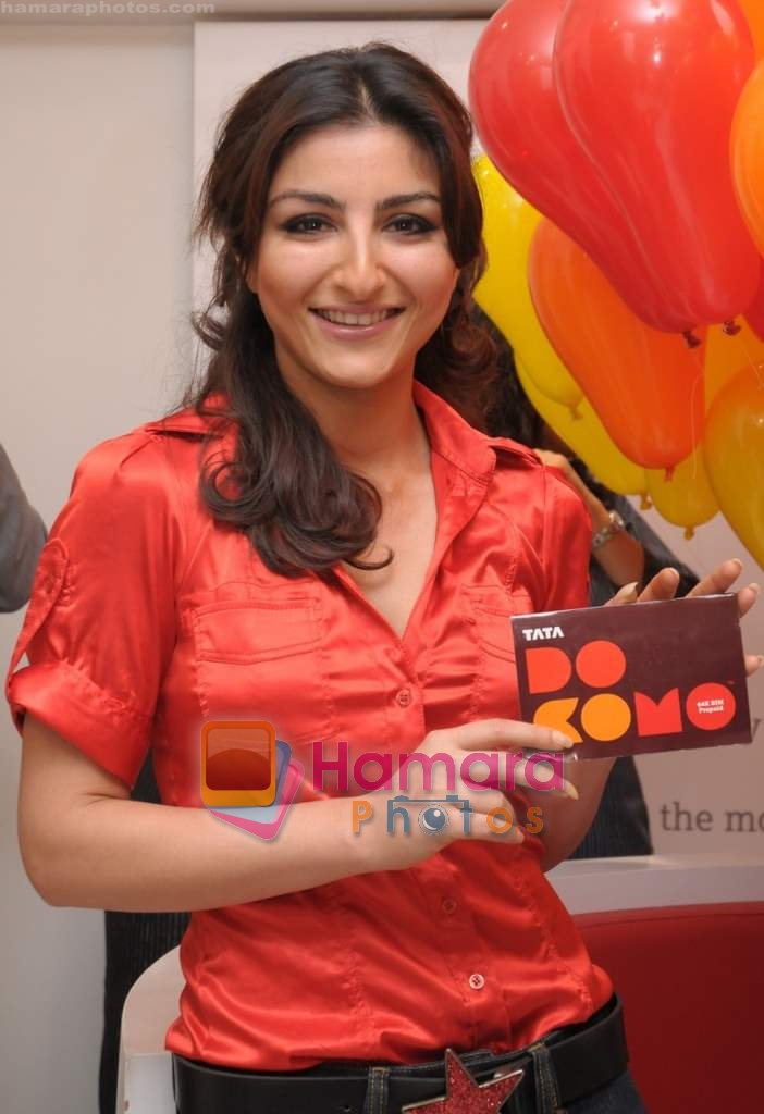 Soha Ali Khan at the Docomo store in Bandra on 20th Nov 2009 