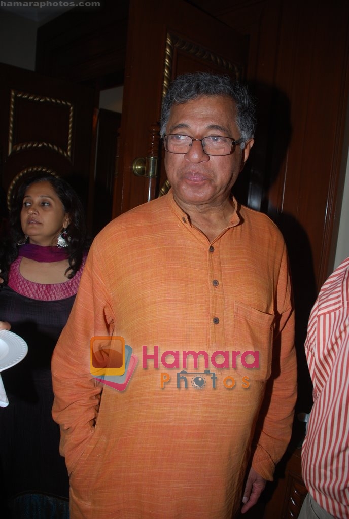 Girish Karnad at the launch of Om Puri's biography titled Unlikely Hero in ITC Grand Central, Mumbai on 23rd Nov 2009 