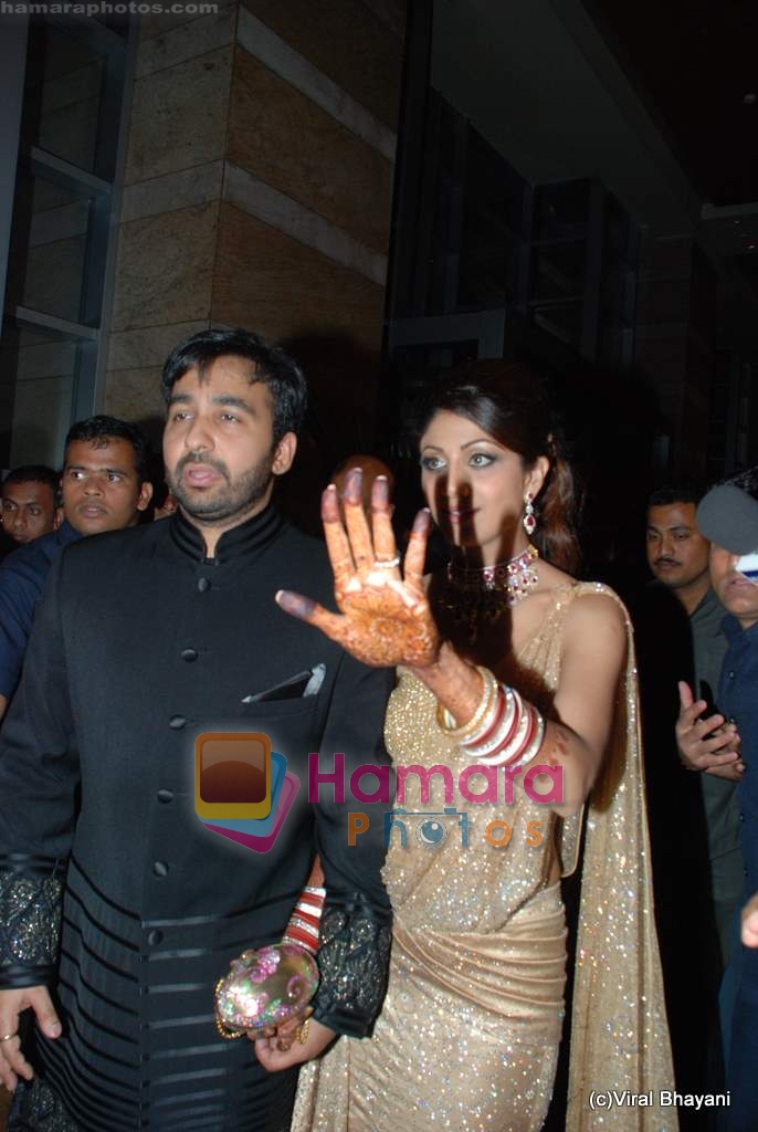 Shilpa Shetty, Raj Kundra at Shilpa Shetty and Raj Kundra's wedding reception in Mumbai on 24th Nov 2009 