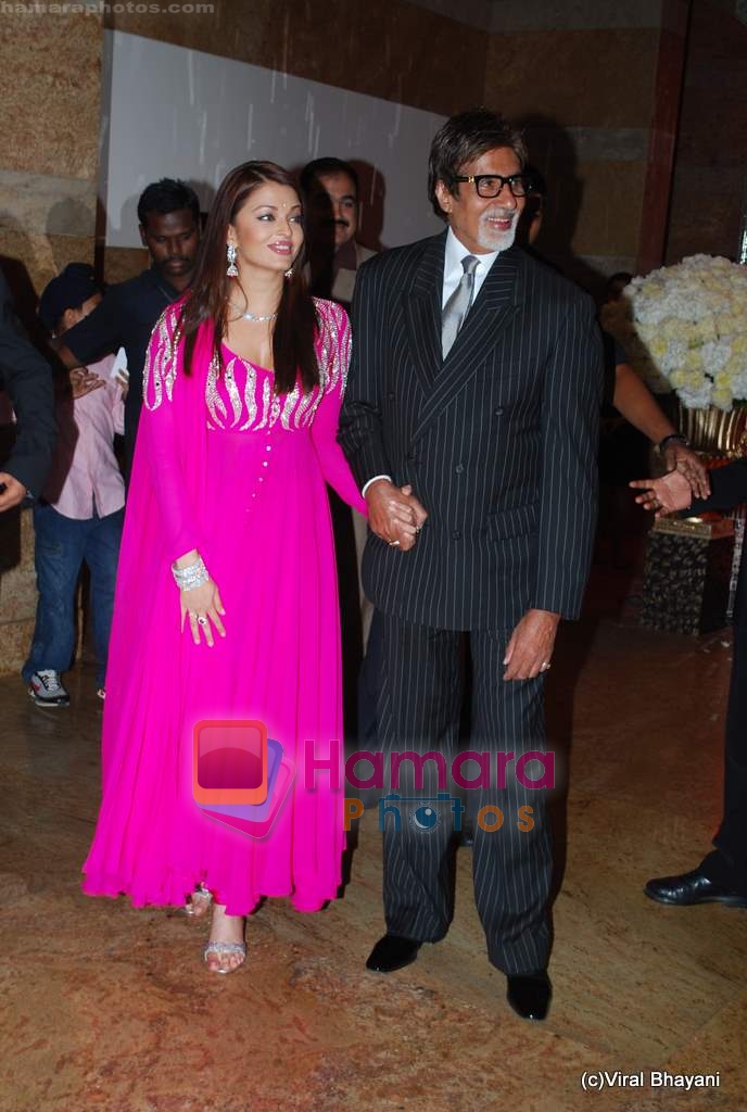 Aishwarya Rai, Amitabh Bachchan at Shilpa Shetty and Raj Kundra's wedding reception in Mumbai on 24th Nov 2009 
