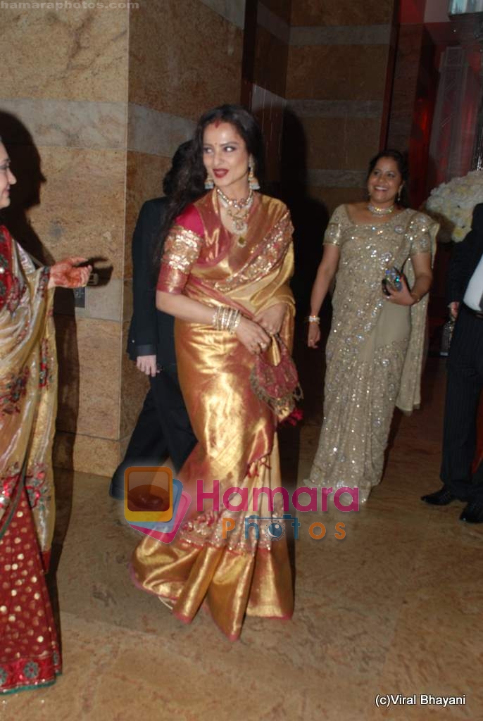 Rekha at Shilpa Shetty and Raj Kundra's wedding reception in Mumbai on 24th Nov 2009 ~0