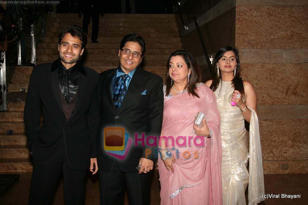 Vashu and Jackie Bhagnani at Shilpa Shetty and Raj Kundra's wedding reception in Mumbai on 24th Nov 2009 