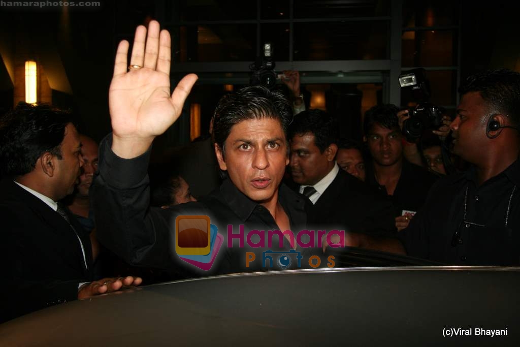 Shahrukh Khan at Shilpa Shetty and Raj Kundra's wedding reception in Mumbai on 24th Nov 2009 